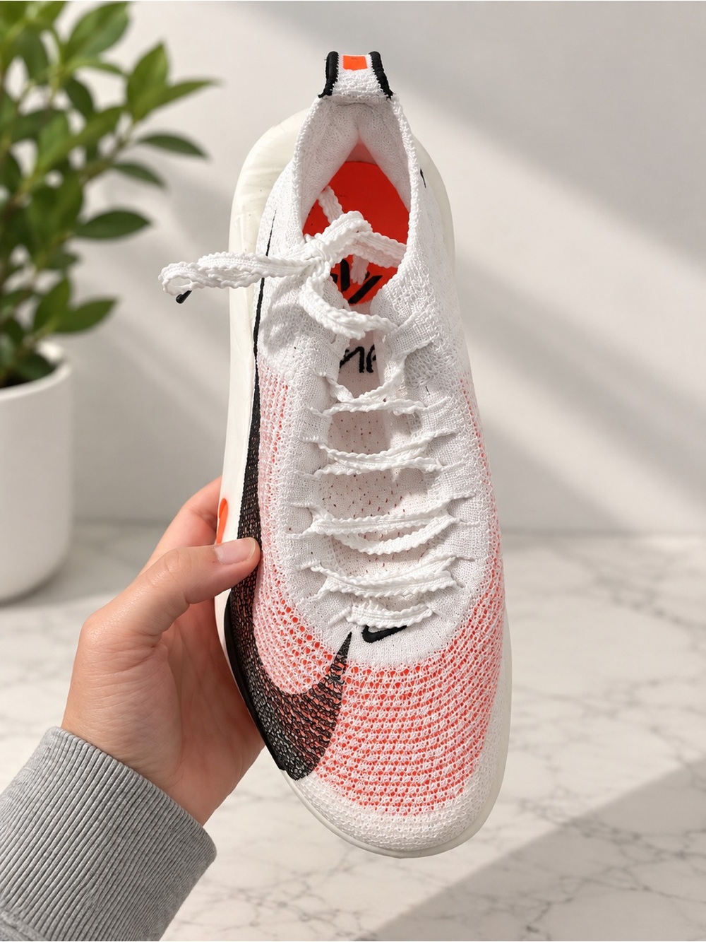 Nike Women's White & Coral Knit Running Shoe 6.5